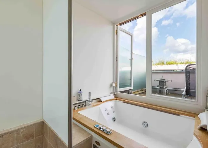 Apartment Whirlpool , Dachterrasse , Wienblick , Zwei Etagen *